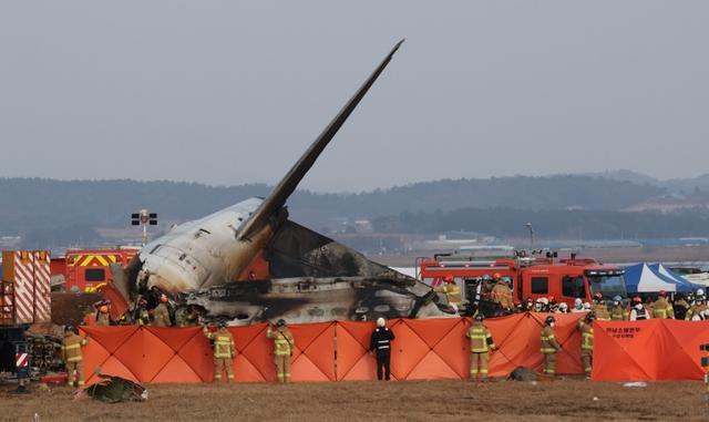 韓國客機起火已致62人死亡