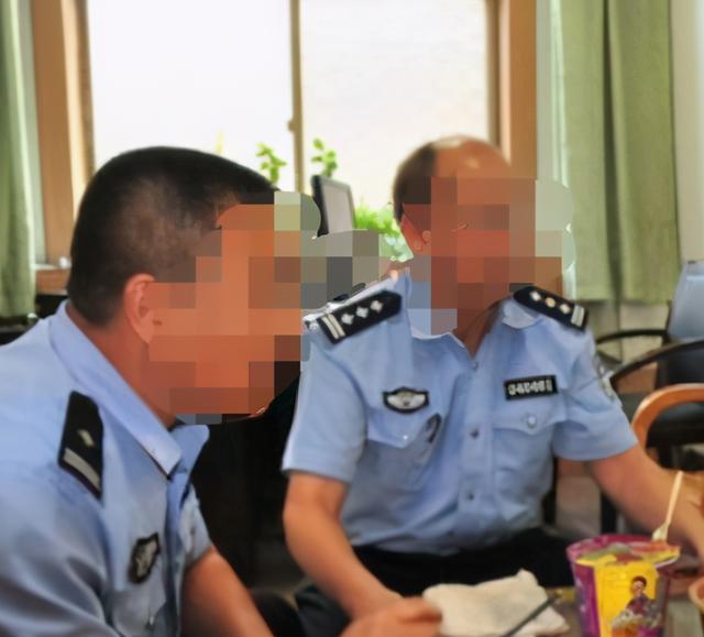 民警巧解兩名老人現(xiàn)金“失蹤”誤會